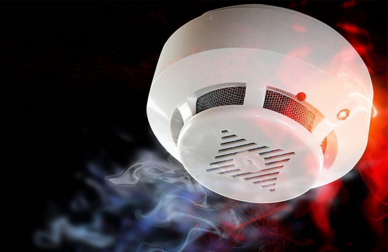 Устройство нехитрое – пожарный извещатель ежегодно спасает жизни людей